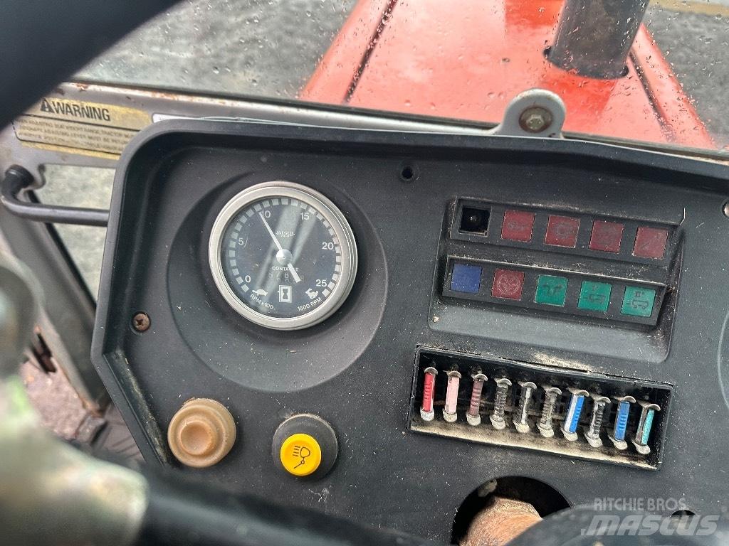 Massey Ferguson 690 Traktorer