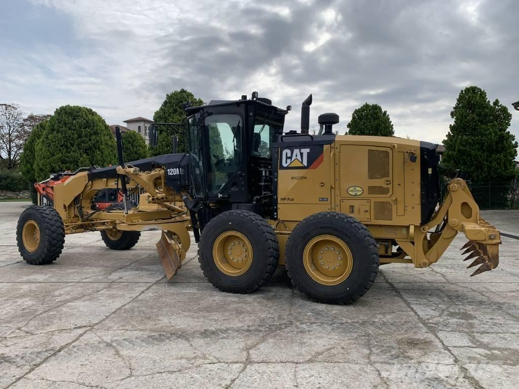 CAT 120 M 2 Väghyvlar