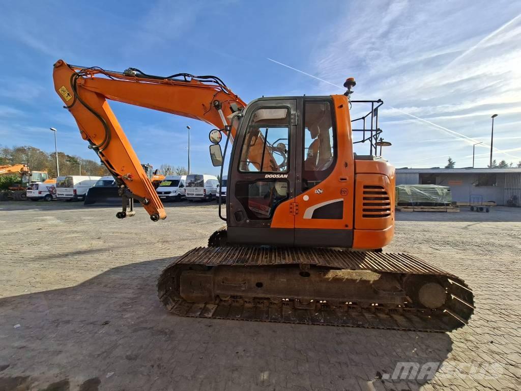 Doosan DX 140 LCR Bandgrävare