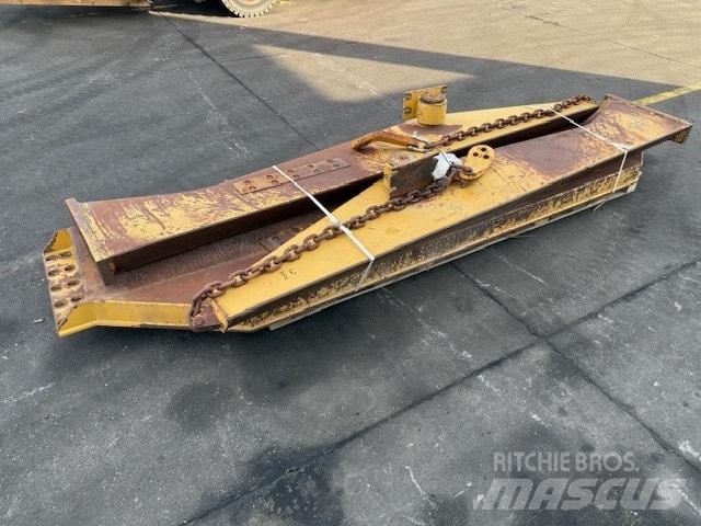 CAT 735 TAIL GATE Midjestyrd dumper