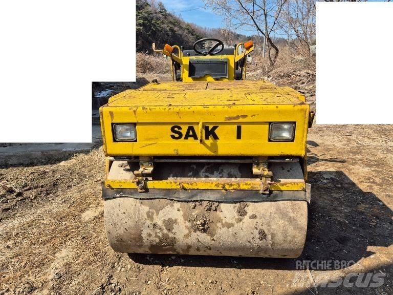 Sakai TW 500 Tvåvalsvältar