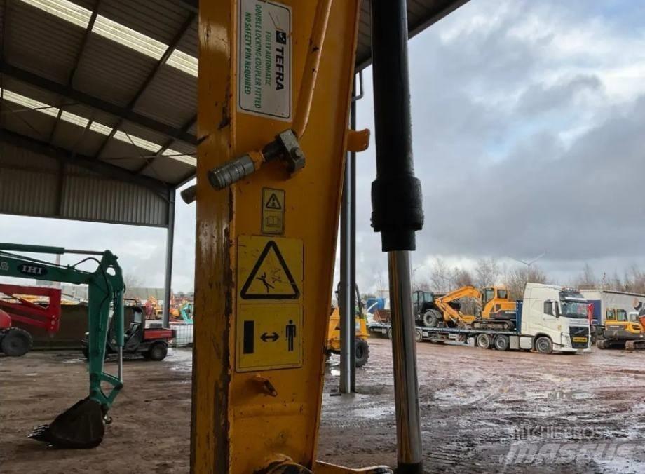 JCB JS 130 LC Bandgrävare