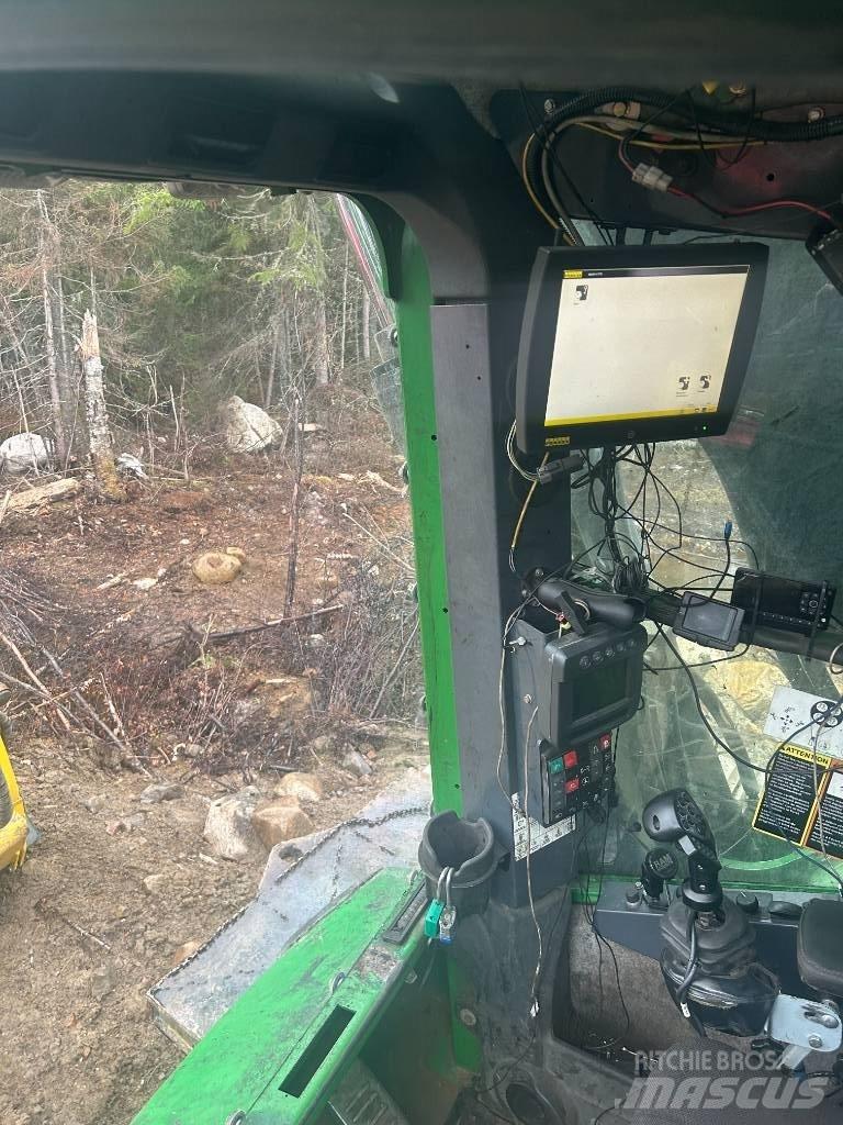 John Deere 903 K Skördare