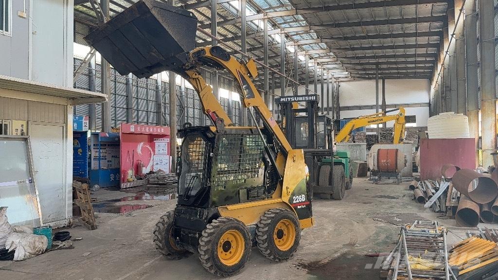 CAT 226 B Kompaktlastare