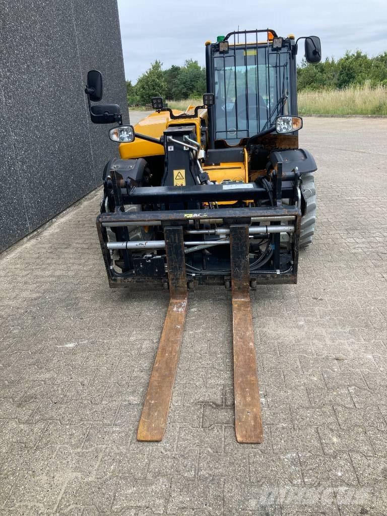 JCB 525-60 E Teleskoplastare