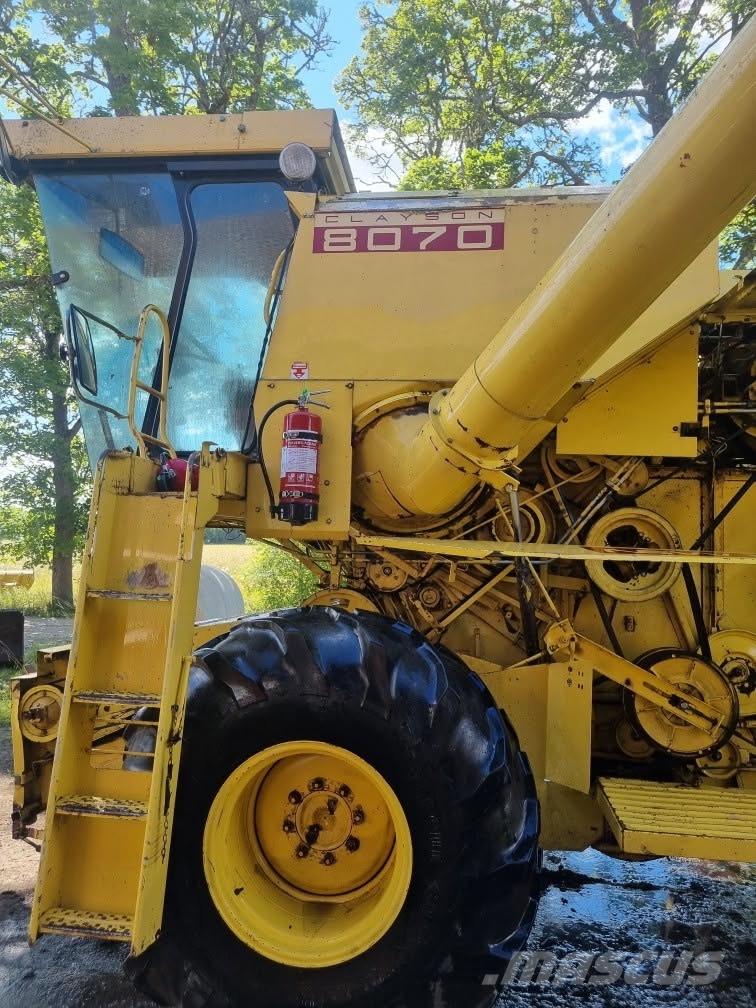 New Holland 8070, 20” Skördetröskor