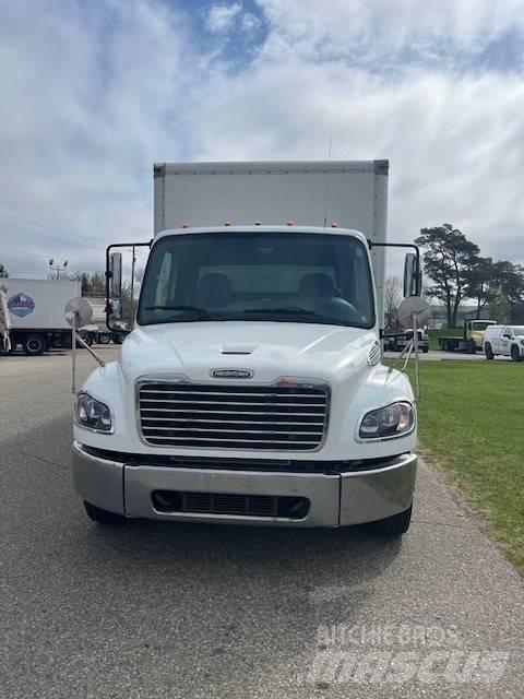 Freightliner M2106 Skåpbilar