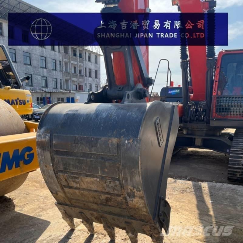 Doosan DX 225 LC Bandgrävare
