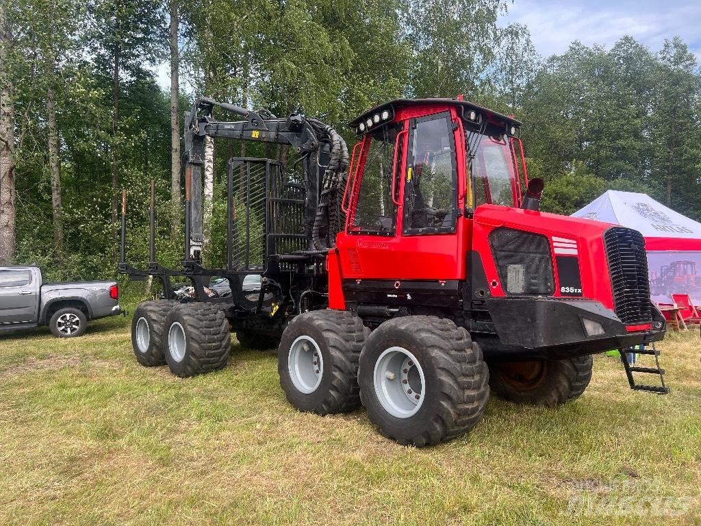 Komatsu 835 Skotare