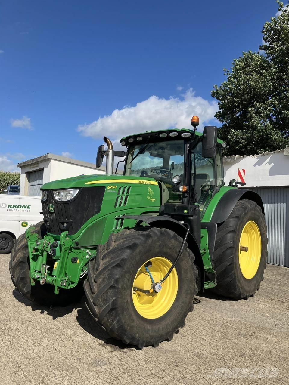 John Deere 6215R Traktorer