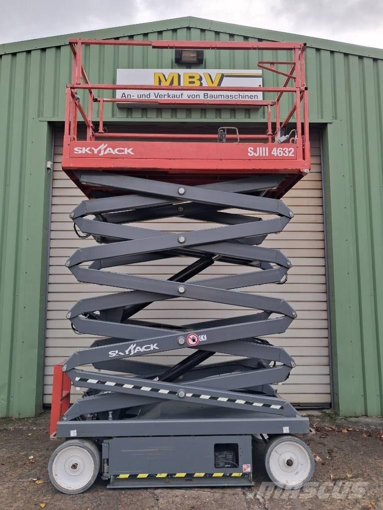 SkyJack SJ III 4632 Saxliftar