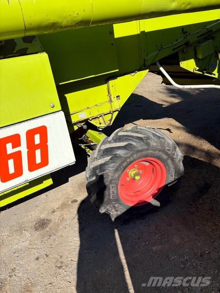 CLAAS Dominator 68 Skördetröskor
