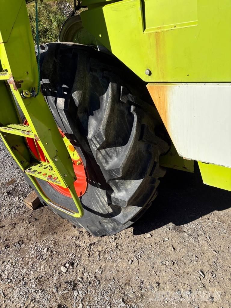 CLAAS Dominator 68 Skördetröskor