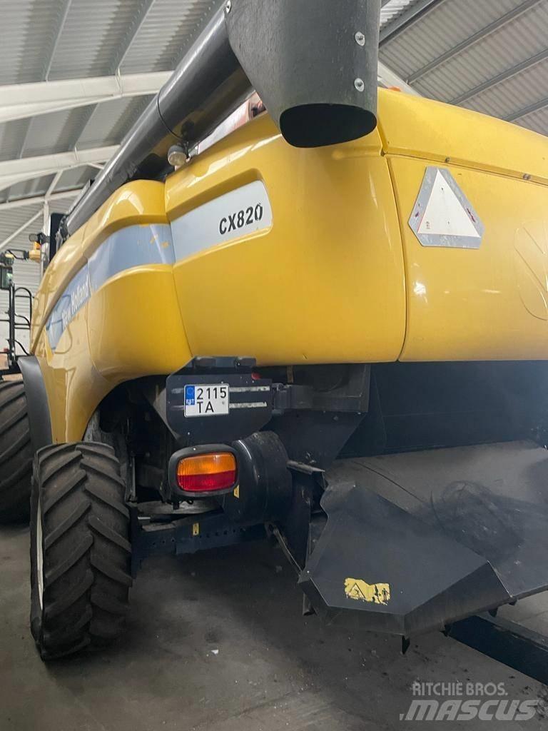 New Holland CX 820 Skördetröskor