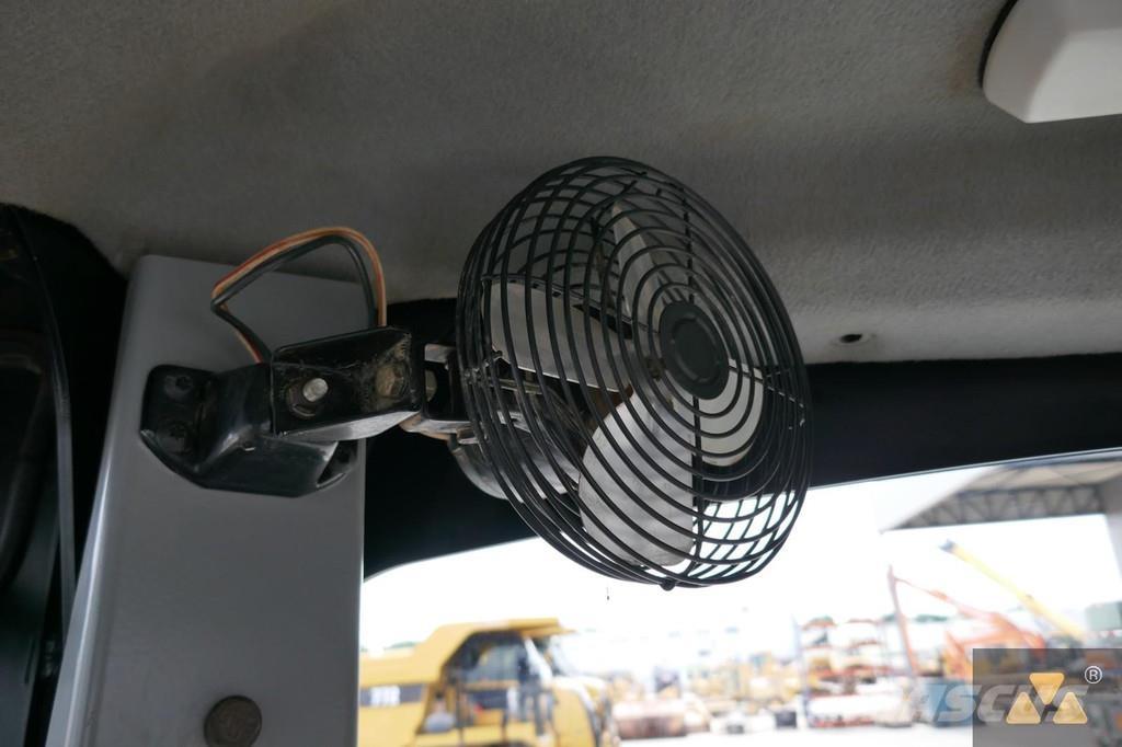 CAT 160M3 Väghyvlar