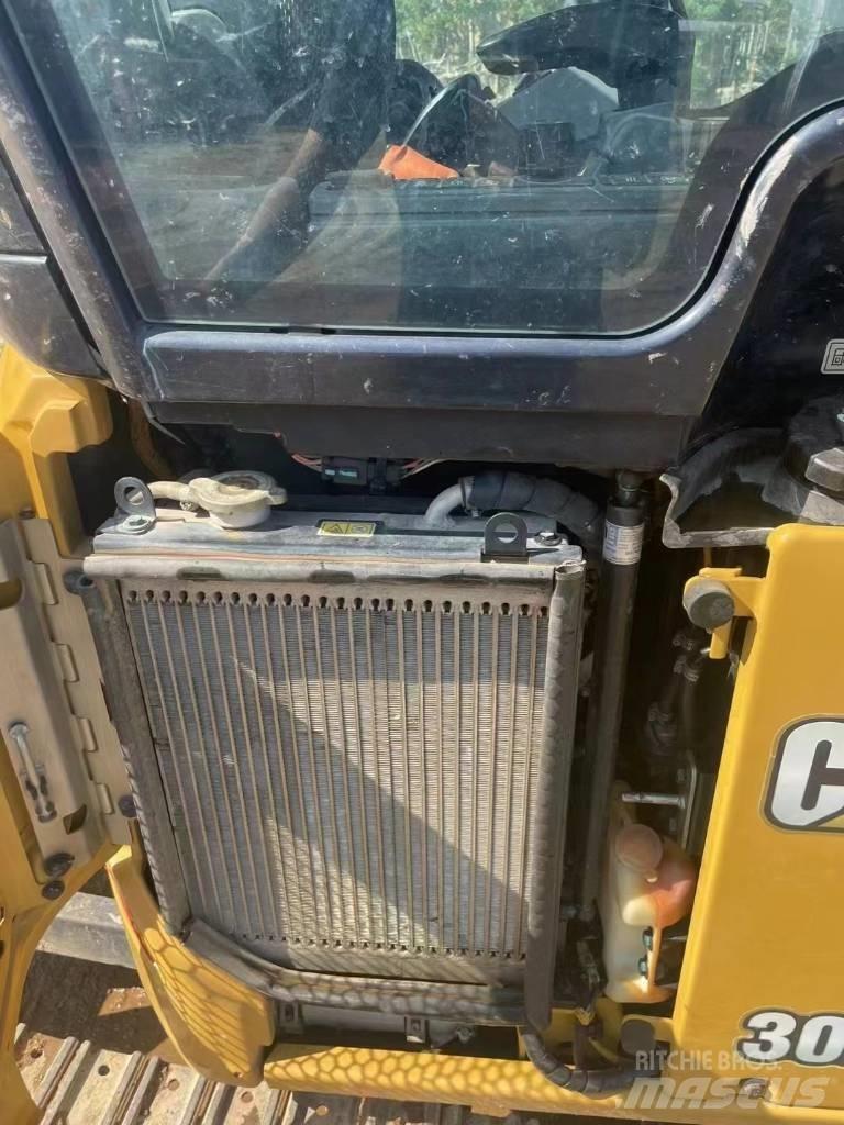 CAT 302 Minigrävare < 7t