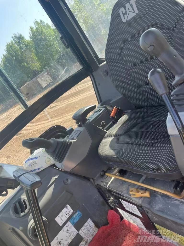 CAT 302 Minigrävare < 7t