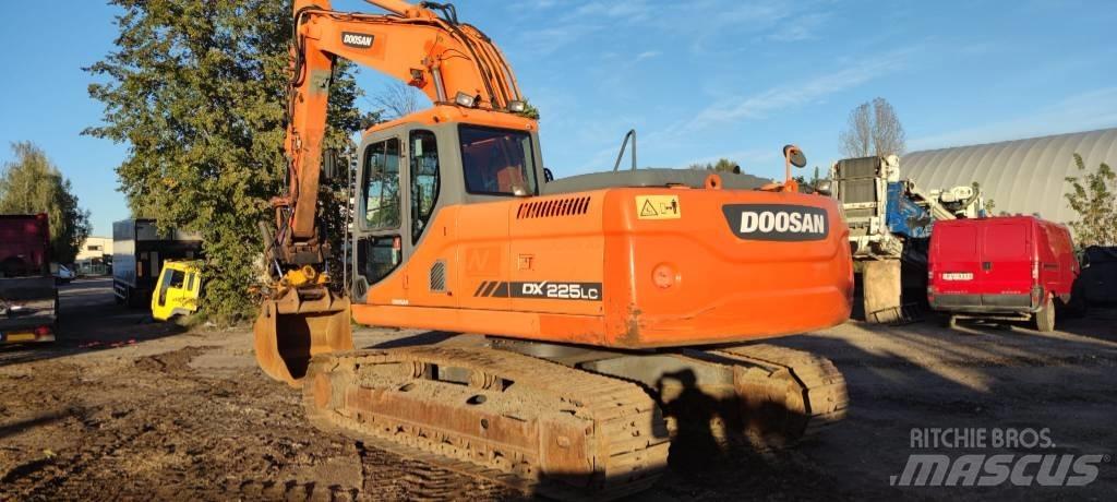 Doosan 225 LC Bandgrävare