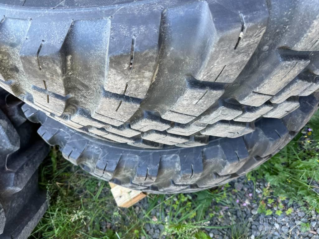 BKT 480/65 R28 IND Däck, hjul och fälgar