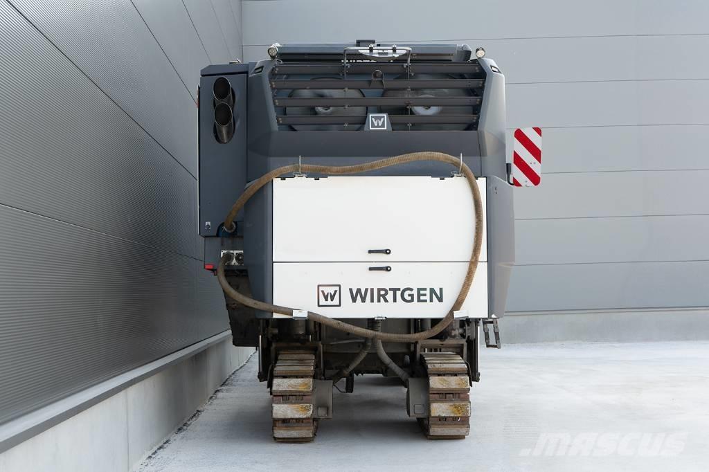 Wirtgen W 220 FI Asfaltskallfräsmaskiner