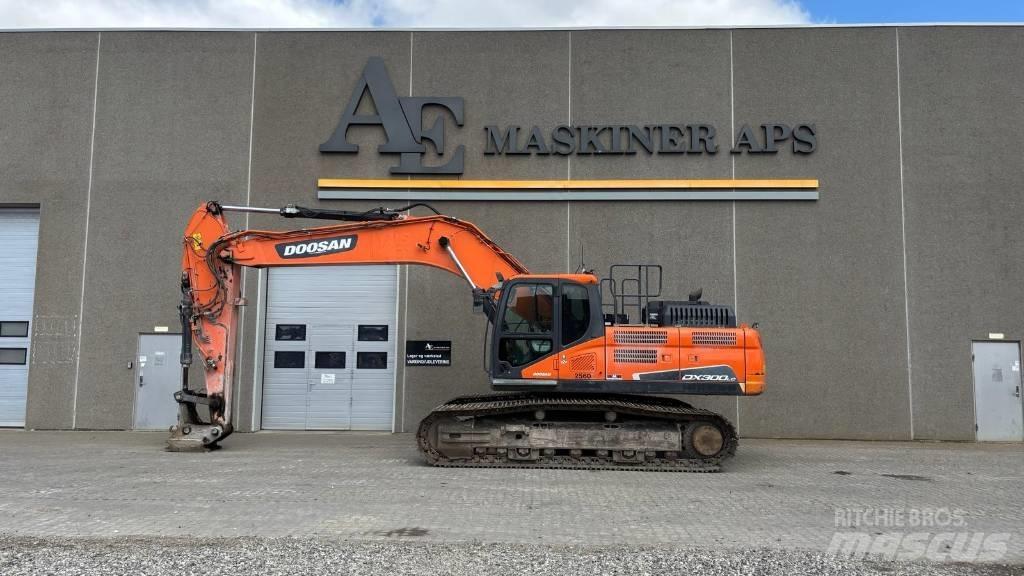 Doosan DX 300 LC-5 Bandgrävare