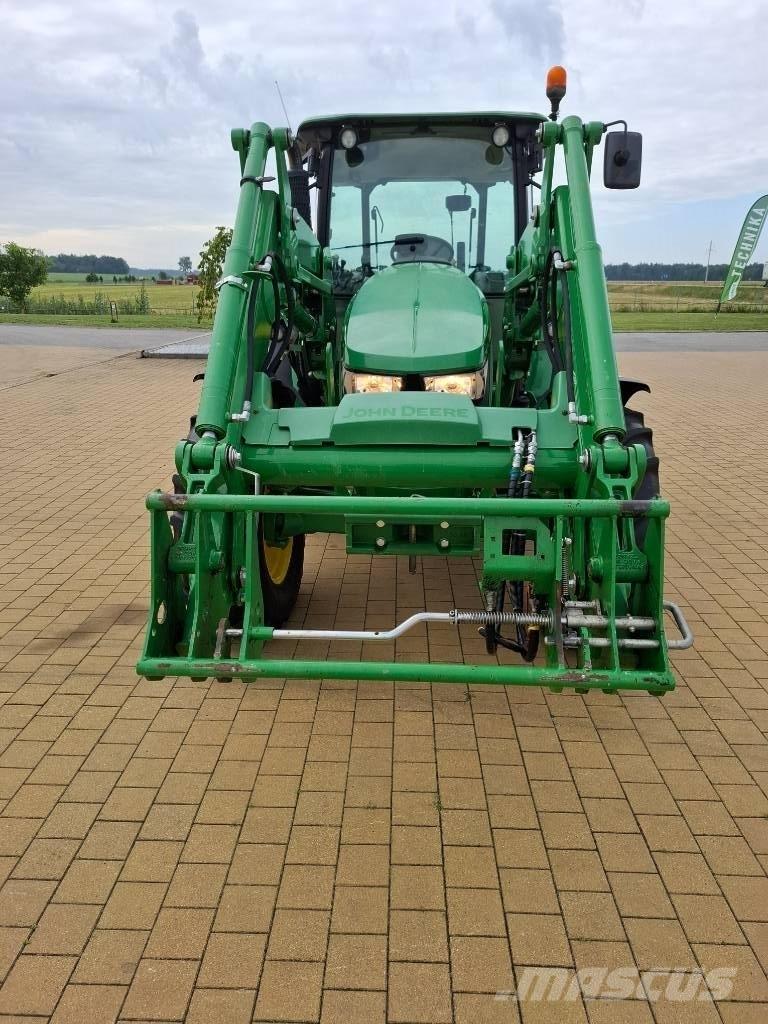 John Deere 5100M Traktorer