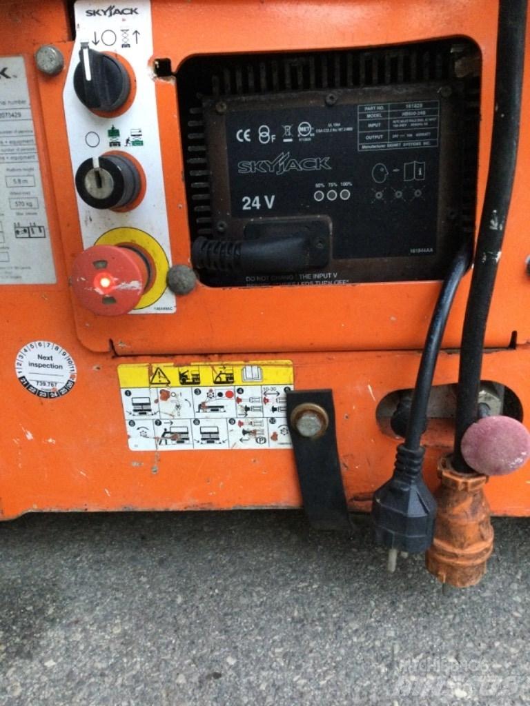 SkyJack SJ III 3219 Saxliftar