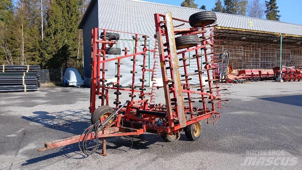Väderstad NZ    7,4m Harvar