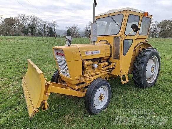 Ford 2000 TRACTOR Entreprenad - Övrigt