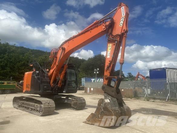 Hitachi ZX225 Bandgrävare