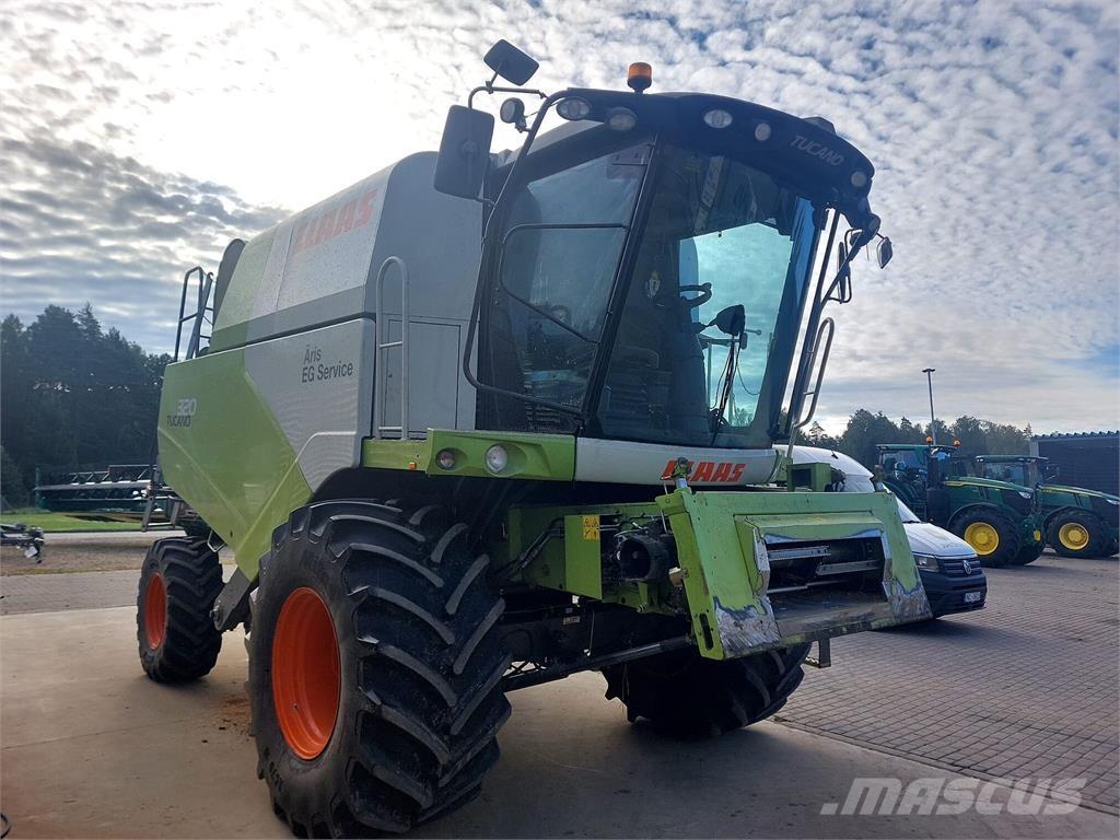 CLAAS Tucano 320 Skördetröskor