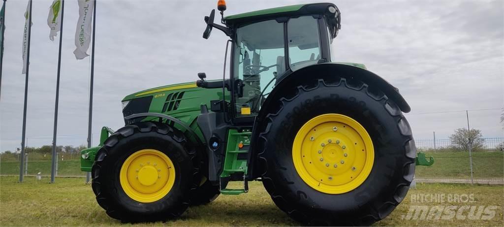 John Deere 6215R Traktorer