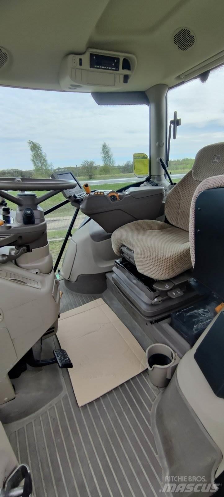 John Deere 6215R Traktorer