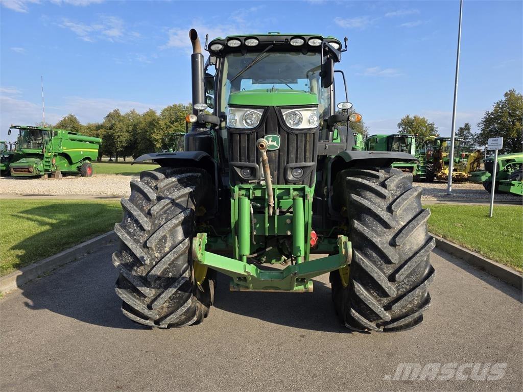 John Deere 6215R Traktorer