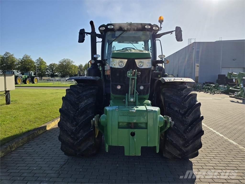 John Deere 6215R Traktorer