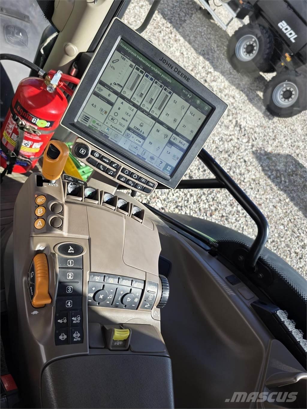 John Deere 6215R Traktorer