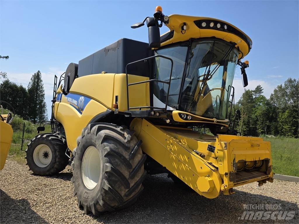 New Holland CX8.85 Skördetröskor