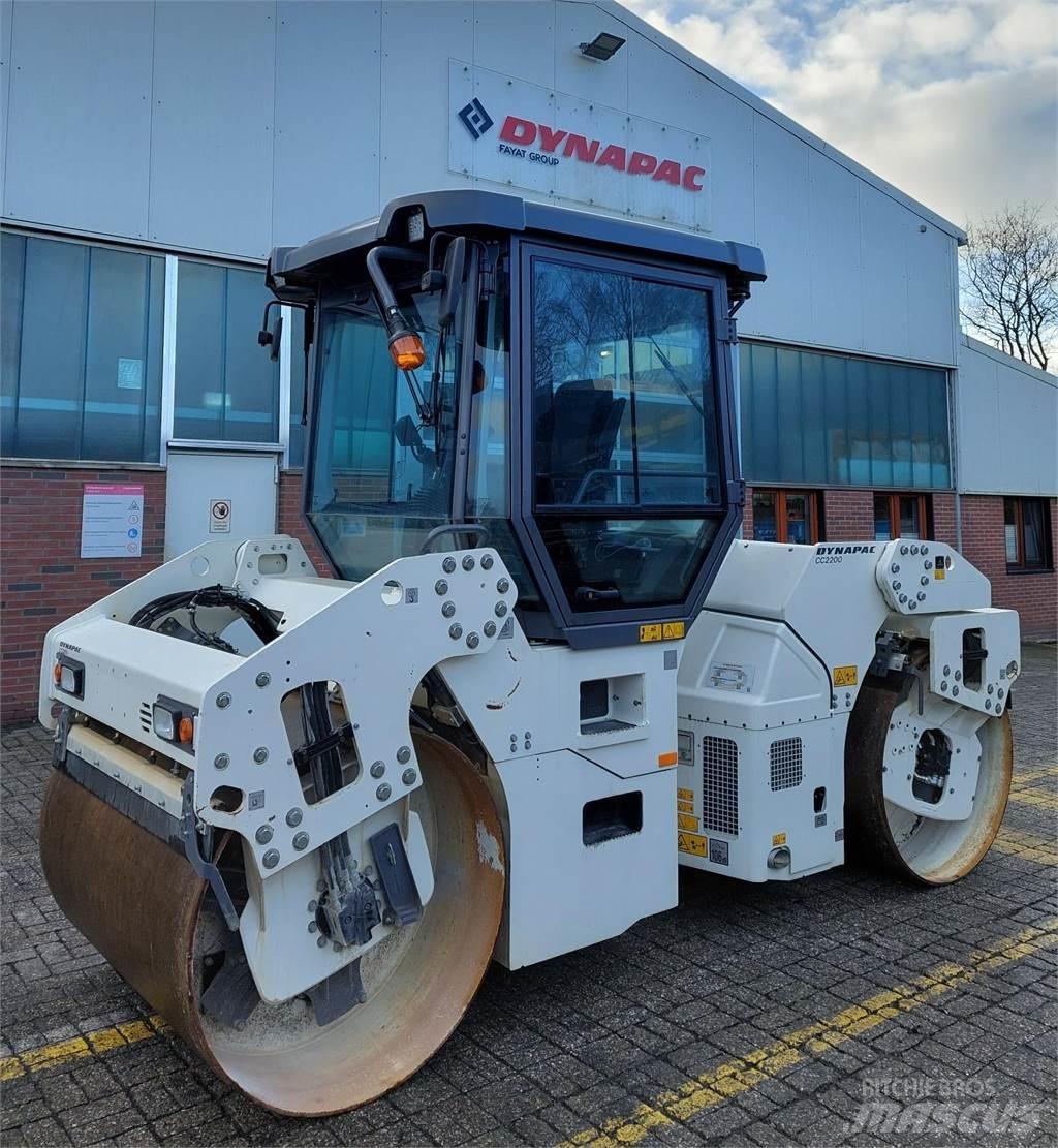 Dynapac CC2200 Tvåvalsvältar