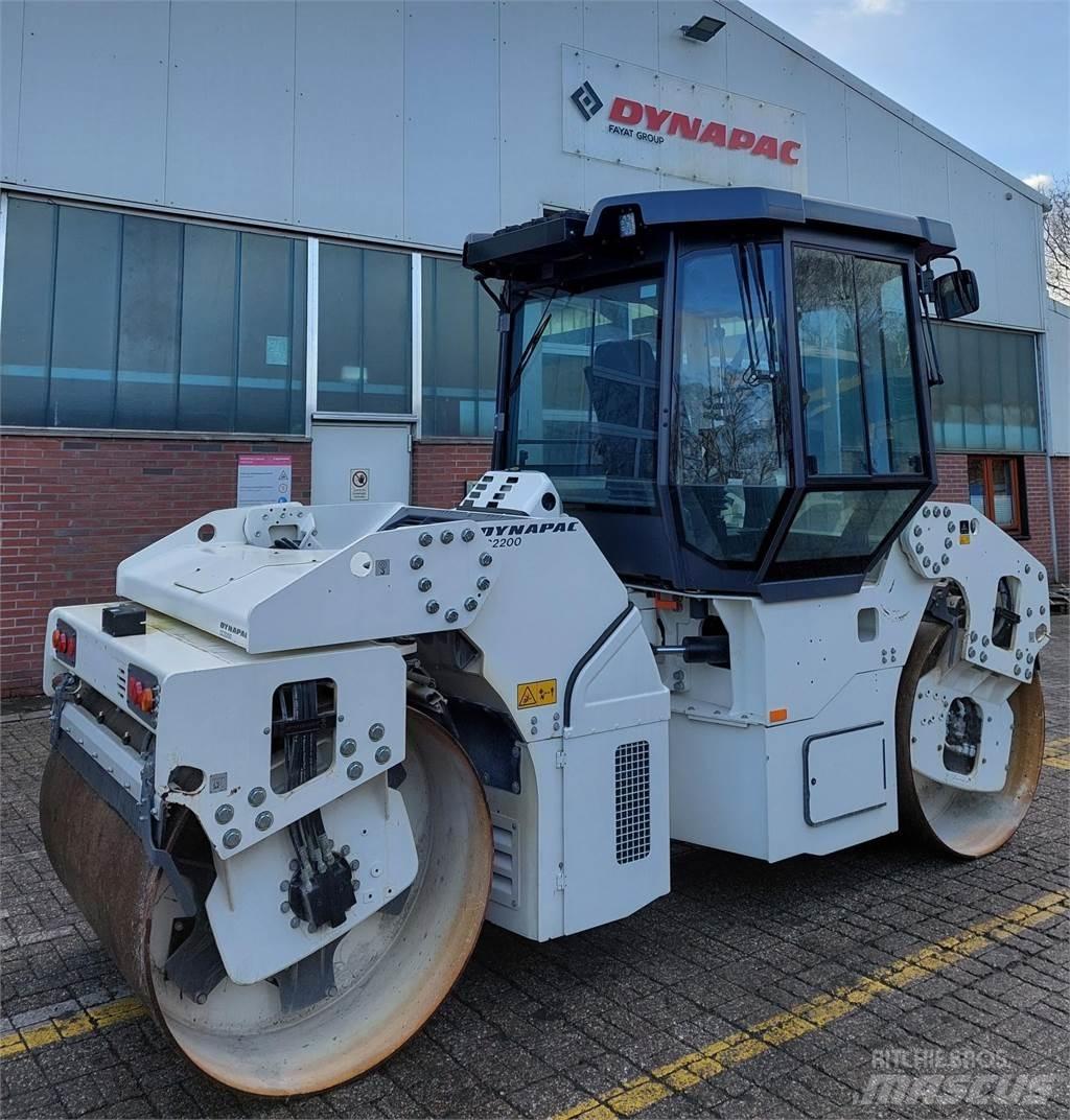 Dynapac CC2200 Tvåvalsvältar