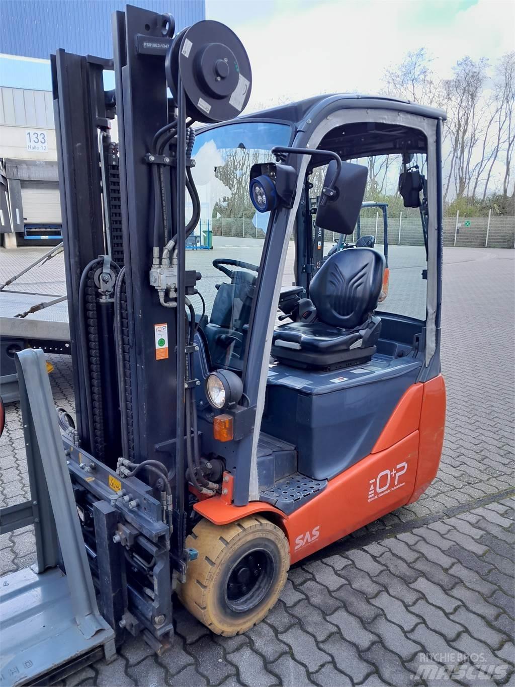 Toyota 8FBEKT18 Elmotviktstruckar