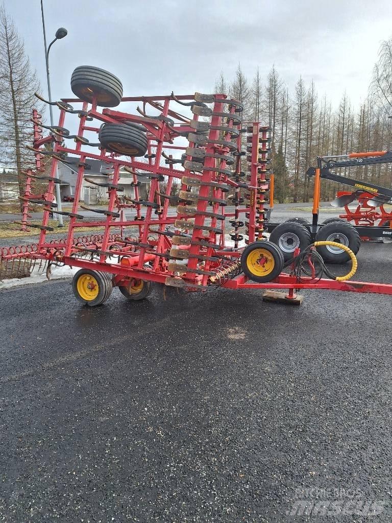 Väderstad NZE 700 Harvar