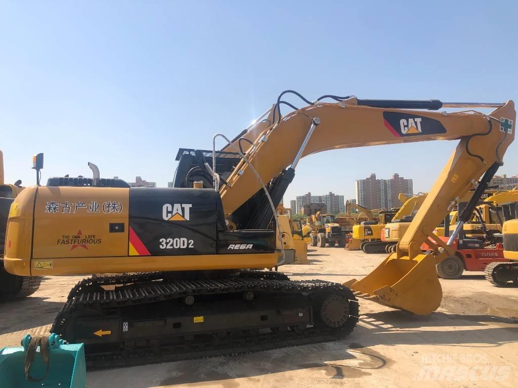 CAT 320 D 2 Midigrävmaskiner 7t - 12t