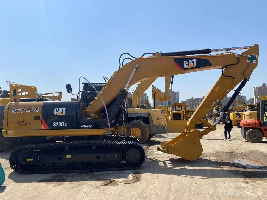 CAT 320 D 2 Midigrävmaskiner 7t - 12t