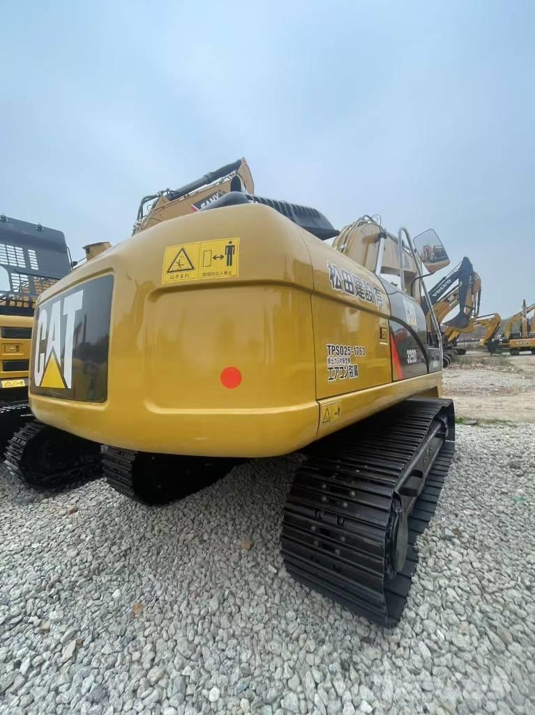 CAT 329D2L Bandgrävare