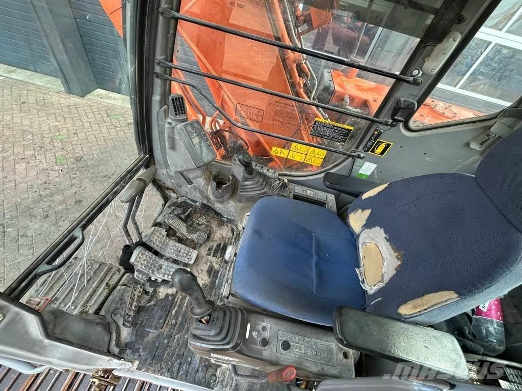 Hitachi ZX110 Midigrävmaskiner 7t - 12t