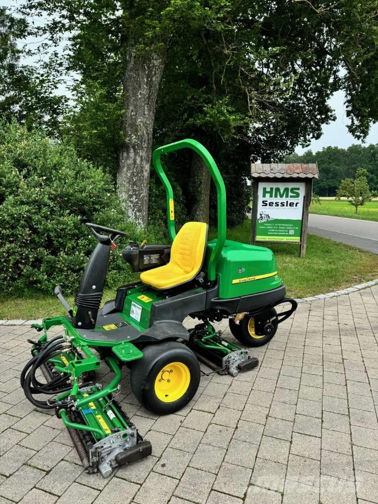 John Deere 2500 B Green-gräsklippare