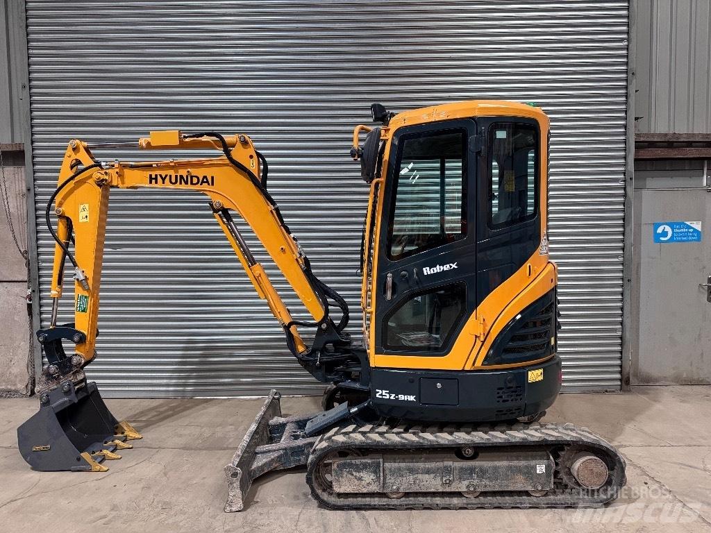 Hyundai R25Z-9 AK Minigrävare < 7t