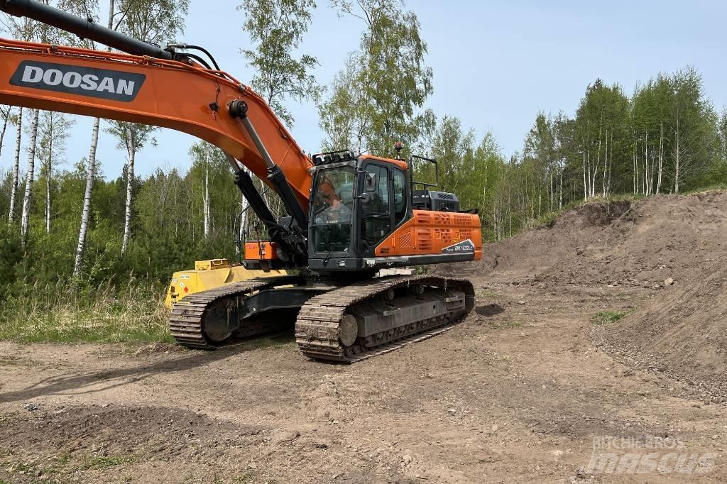 Doosan DX 420 LC Bandgrävare