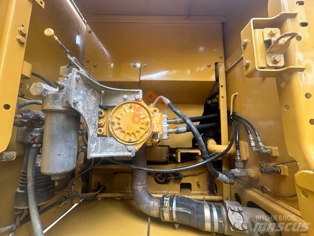 CAT 330 Bandgrävare