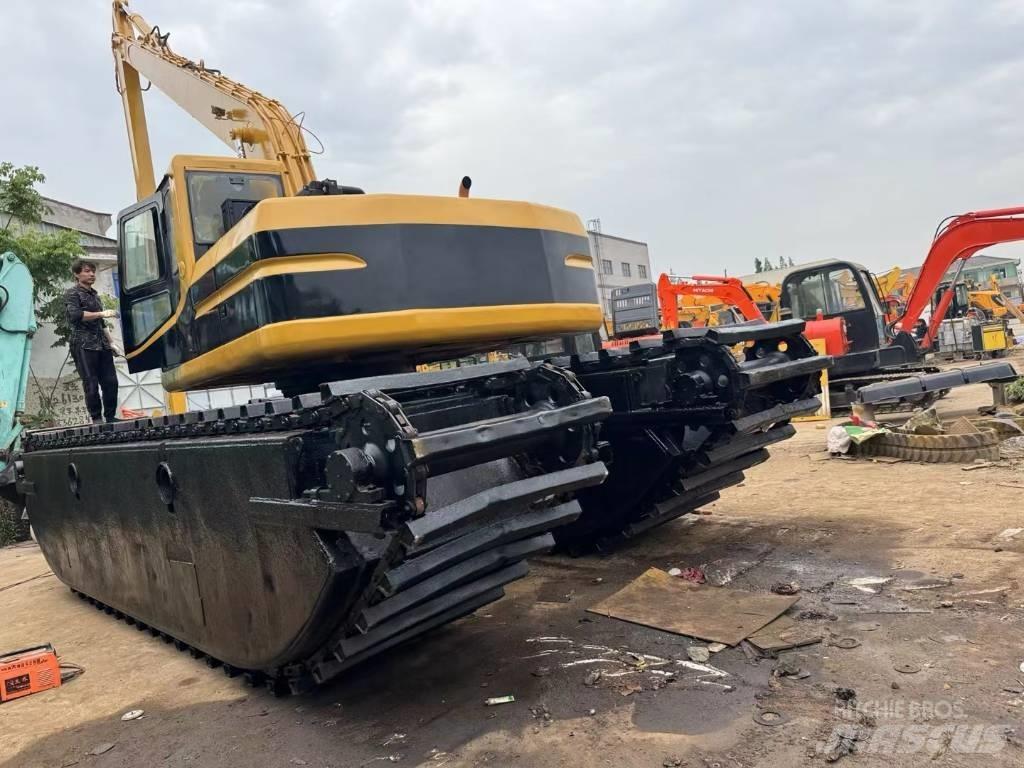 CAT 320 B L Bandgrävare